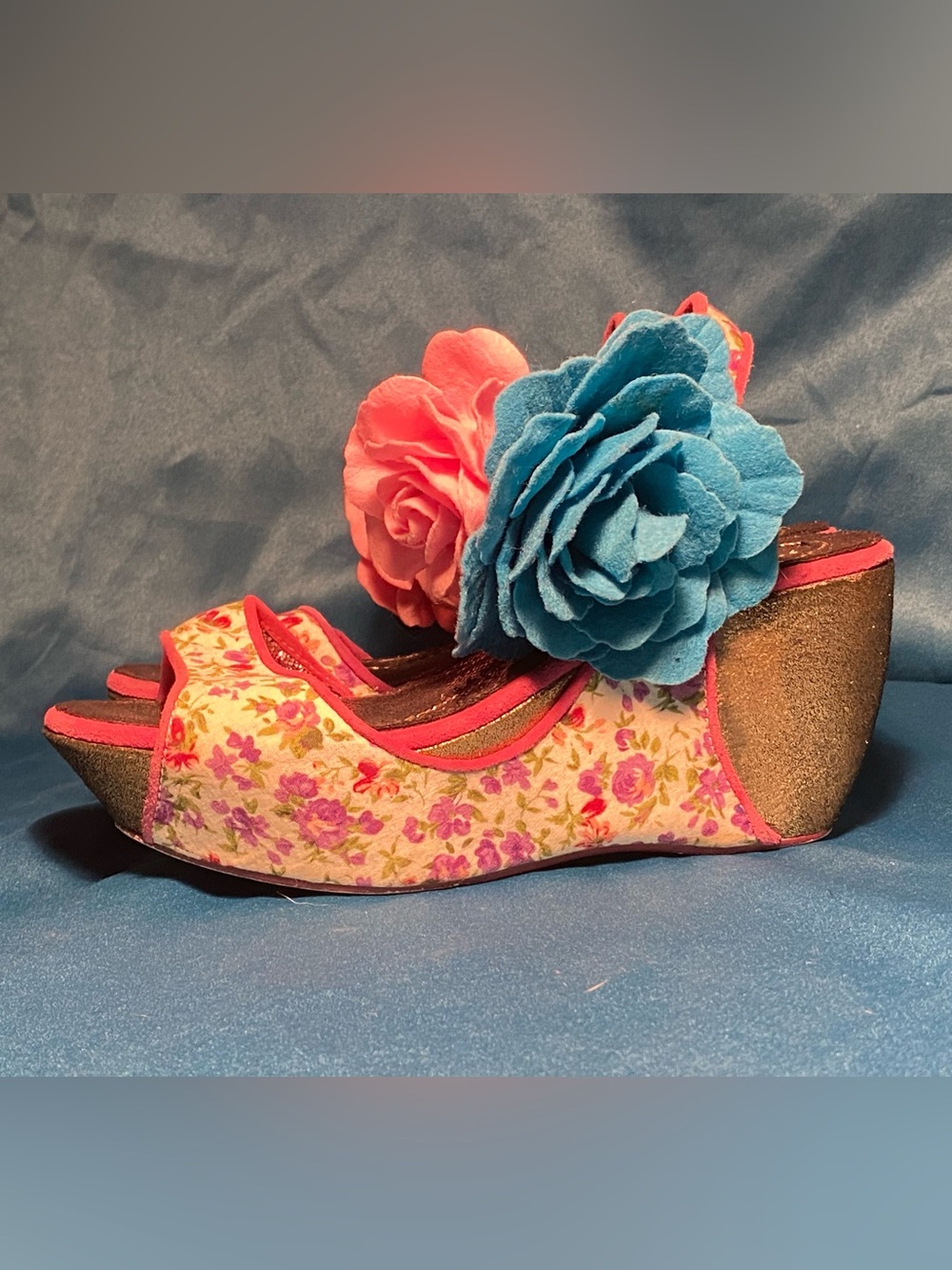 Irregular Choice platform wedge sandals,gold w/floral fabric,attached flowers, 7